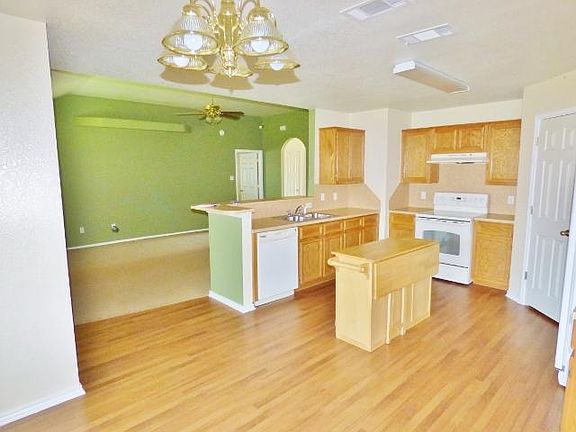 5th image of 2102 Merle Dr