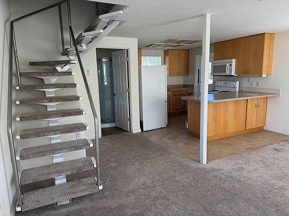 4th image of 206 W Pearl St