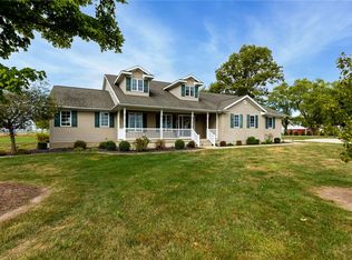 1933 N 200th St, Saint Elmo, IL 62458