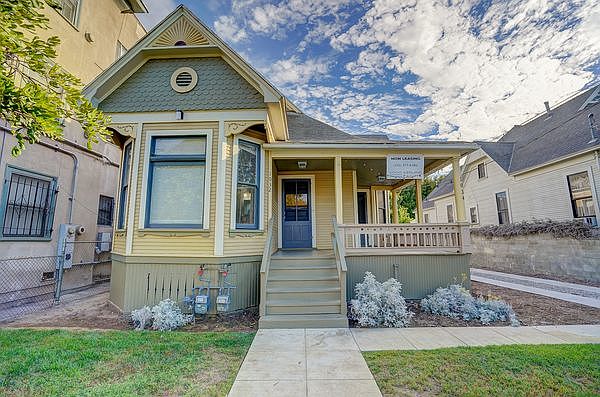 1st image of 1032 W 22nd St #1032