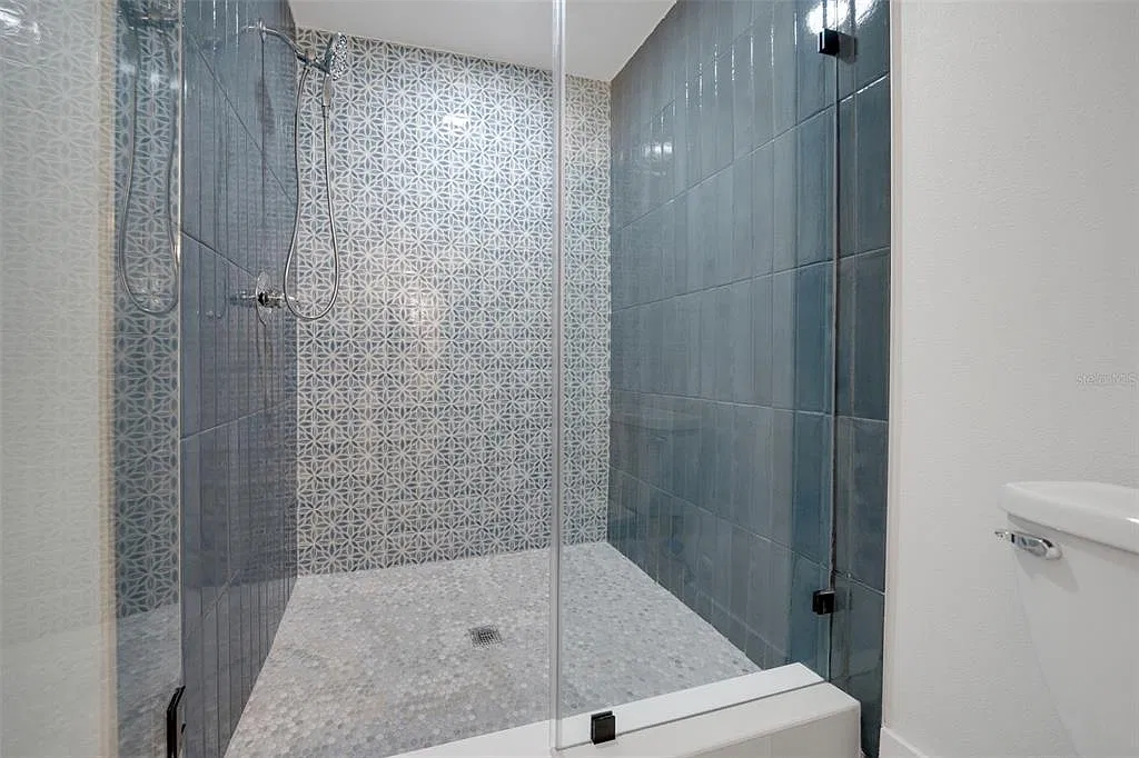 3 bed, 2.0 bath, 1464 sqft, $3,200 — Photo 2