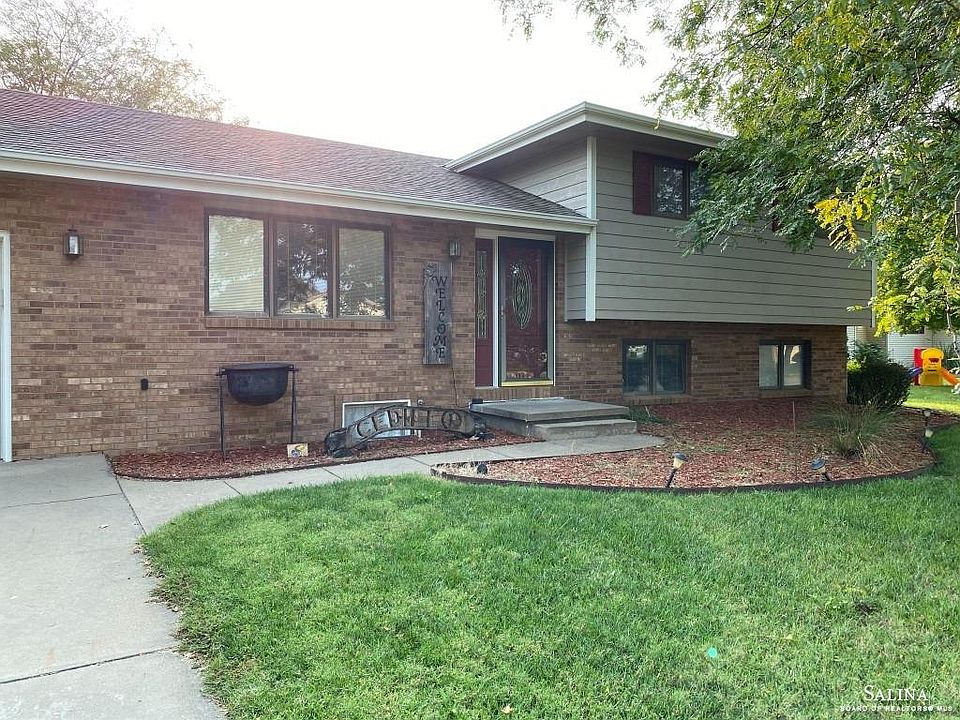 2nd image of 2229 Sherwood Ln