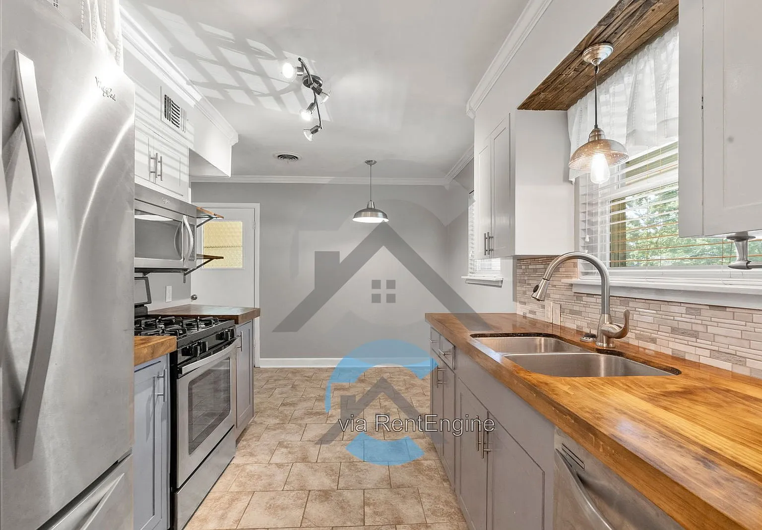 3 bed, 2.0 bath, 1253 sqft, $1,700 — Photo 2