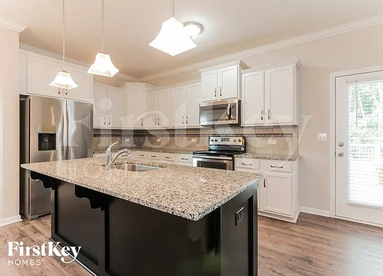 3815 Streamside Dr — Photo 6
