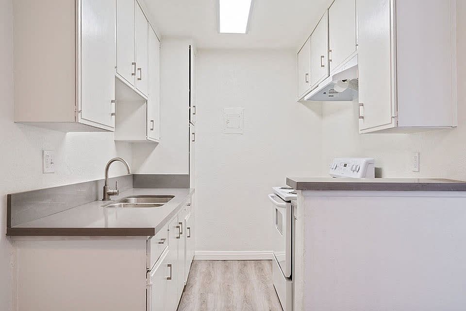 1st image of 3726 W 102nd St #17759101