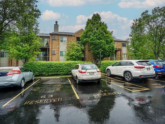 2nd image of 5985 Meadowcreek Dr Unit 10