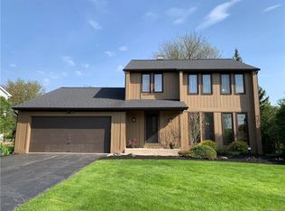 32 White Cedar Dr, East Amherst, NY 14051