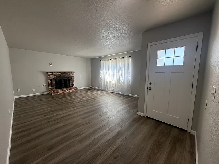 919 Lodi St — Photo 7