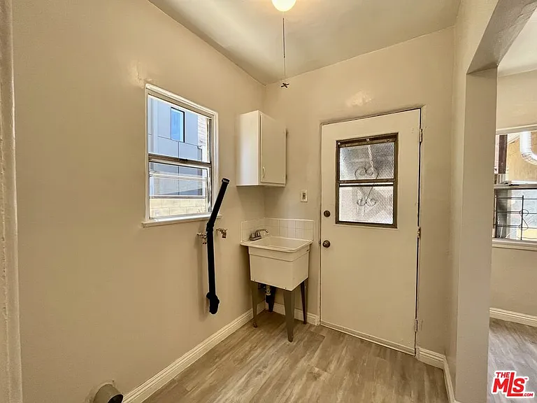 1807 S Redondo Blvd #LOWER — Photo 17