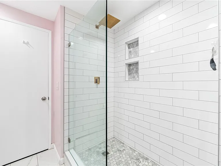 16311 Woodstock Ln — Photo 40