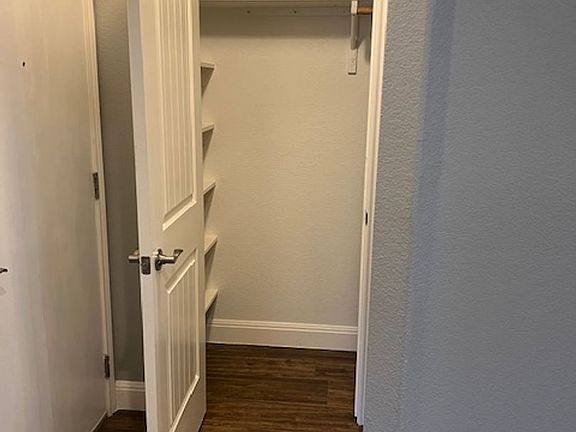 5th image of 512 Hereford Ln