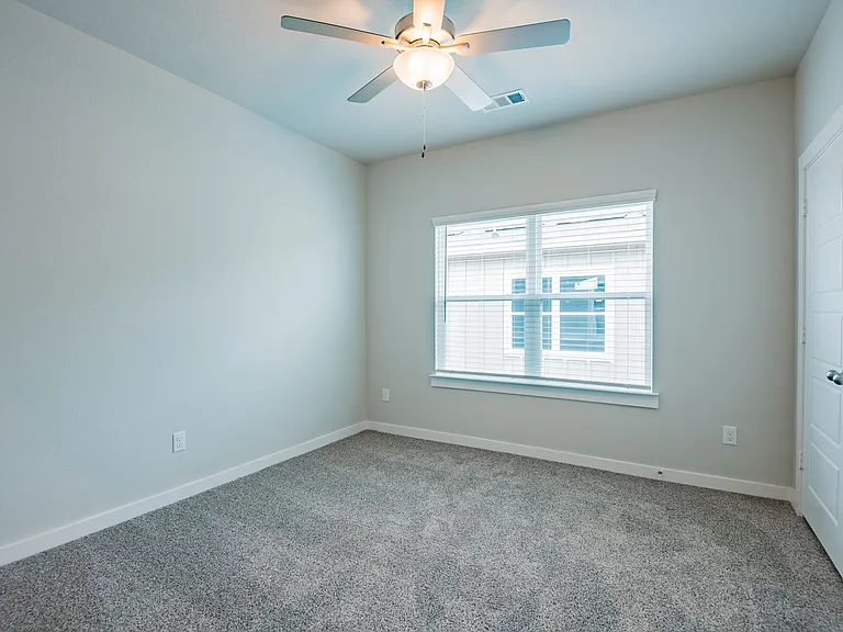 640 Wheatfield Dr — Photo 21