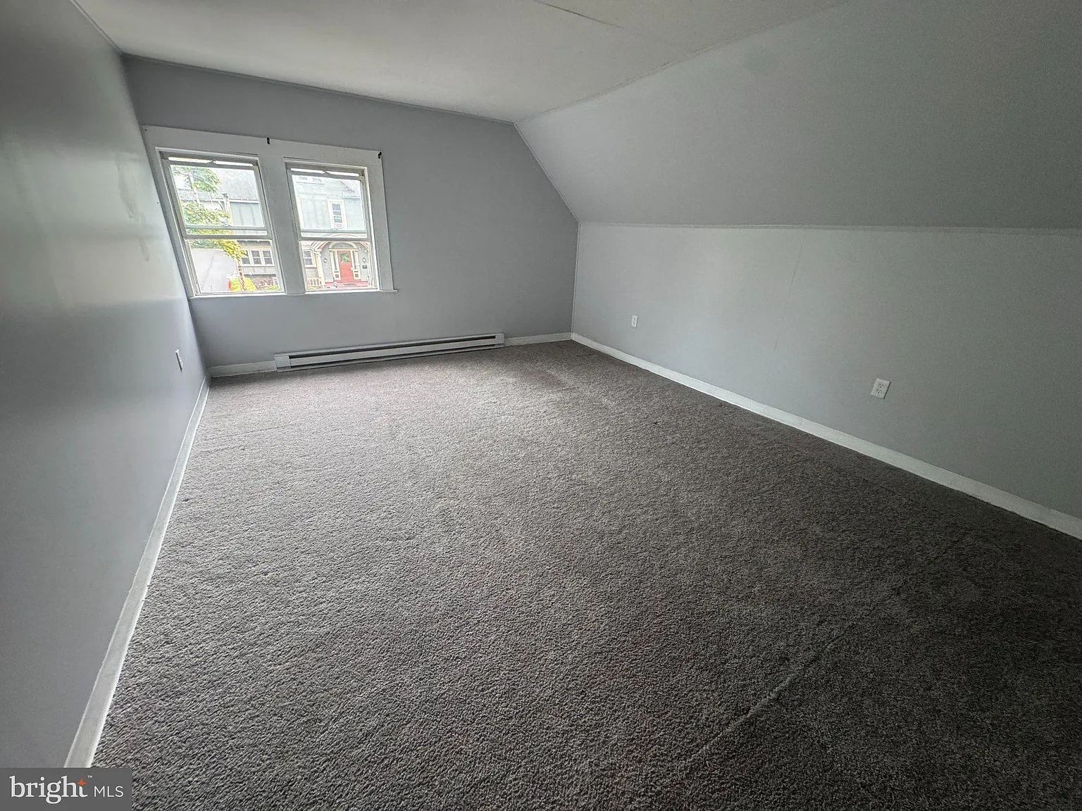 1 bed, 1.0 bath, 900 sqft, $995 — Photo 3
