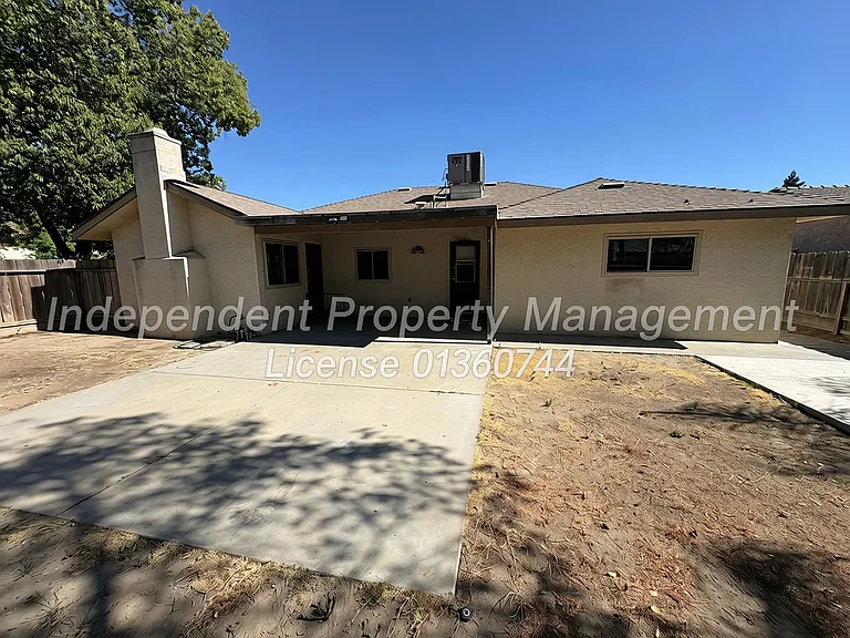 2601 Pinewood Dr — Photo 12