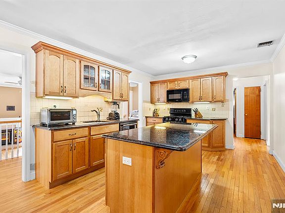 5th image of 777 Washington Ave
