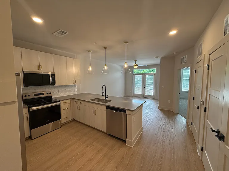 District on the Etowah Apartments — Photo 525