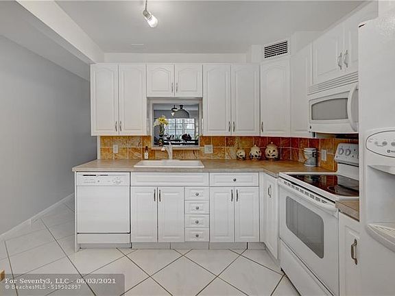 4th image of 2504 Antigua Ter APT F1