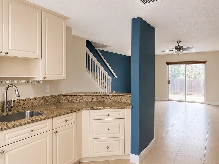 6216 SW 129th Ave — Photo 6