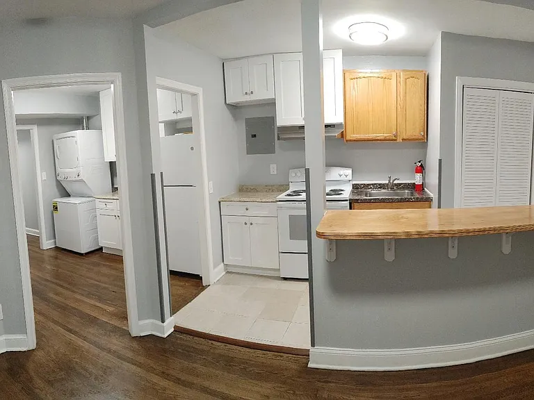1827 D St NE #2 — Photo 3