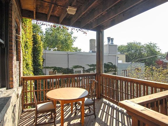 4th image of 635 W Arlington Pl APT 3E