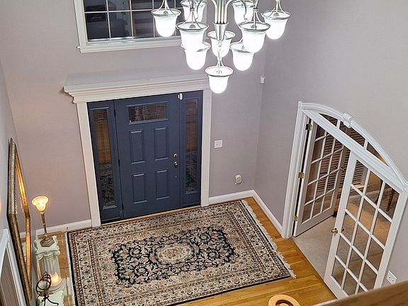 2nd image of 2185 Roswell Dr