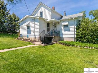 11105 322nd St, Murdock, NE 68407