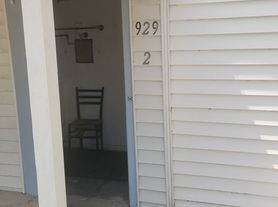 929 N. Grandview, 2