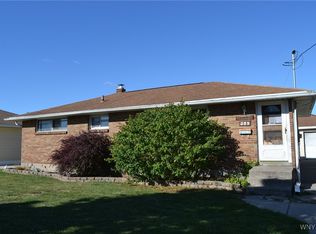 352 Two Mile Creek Rd, Tonawanda, NY 14150