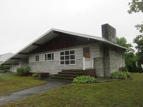 1st image of 1 Oakhill Dr