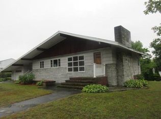 1 Oakhill Dr, Methuen, MA 01844