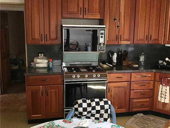 2nd image of 41 Parkview Dr