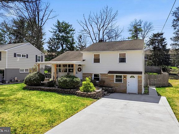 2nd image of 1263 Tyler Ave