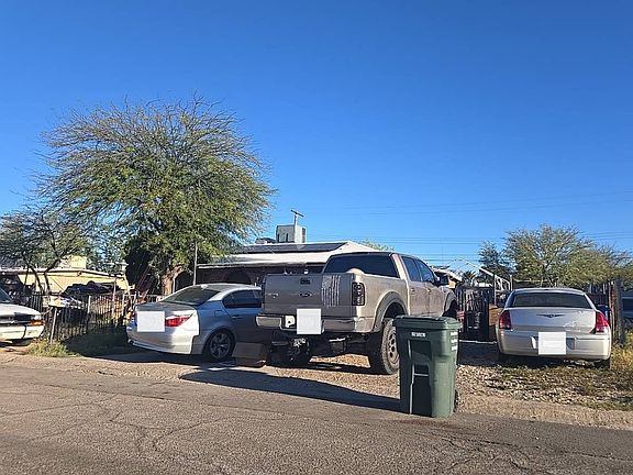 3rd image of 5819 E Calle Silvosa
