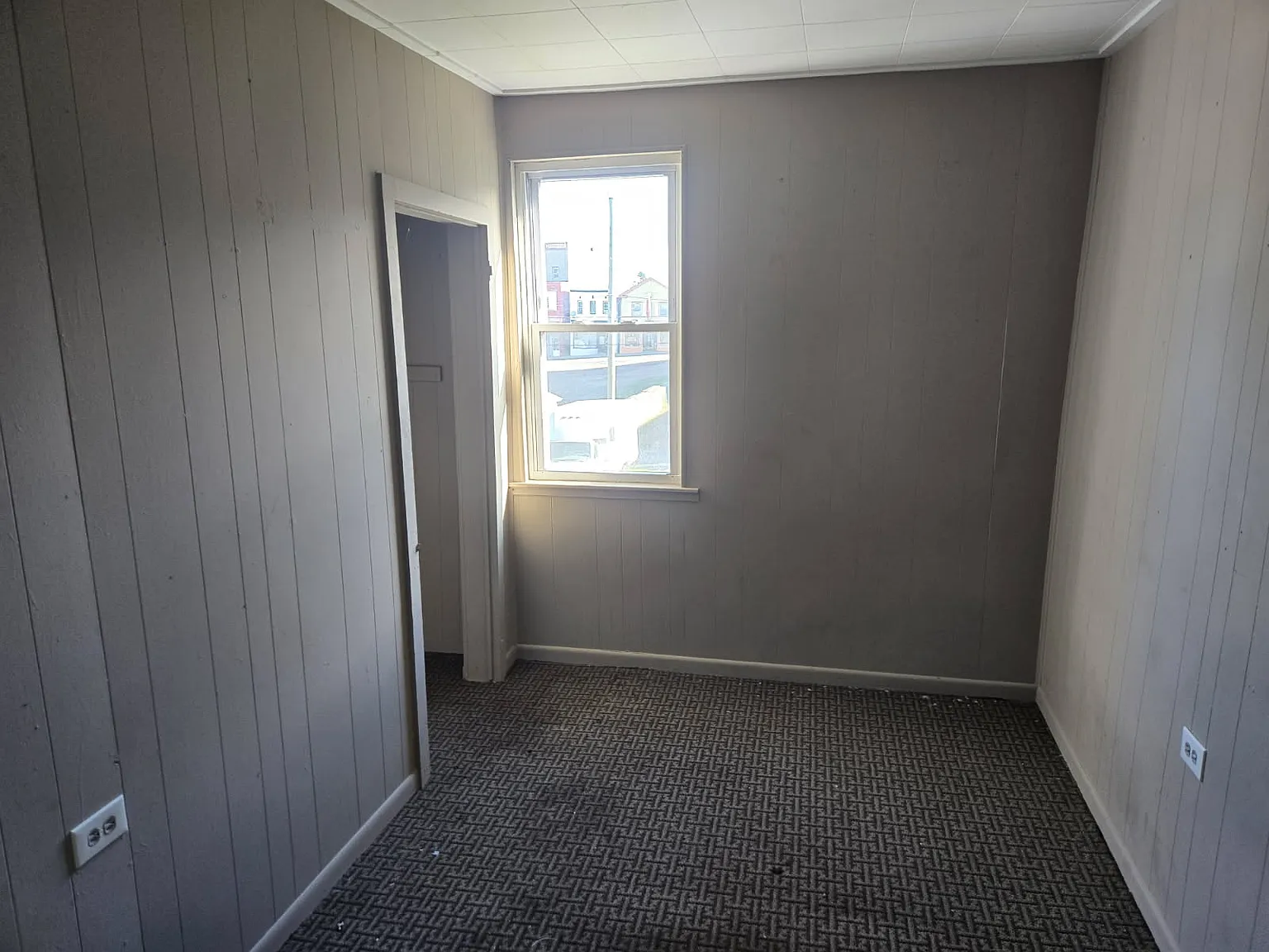 2 bed, 1.5 bath, 1200 sqft, $1,100 — Photo 2