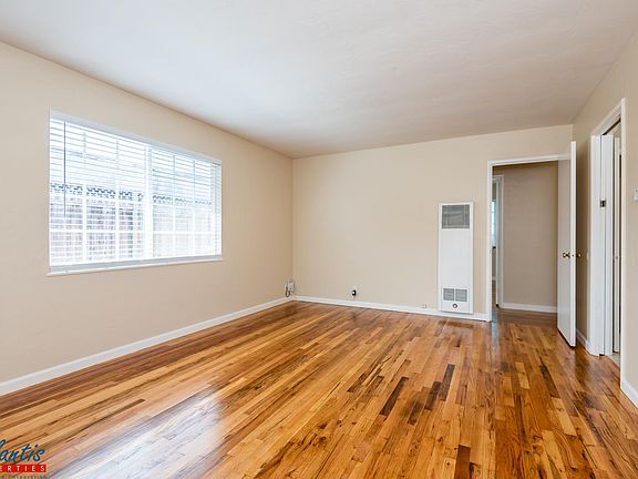 3rd image of 2364 Patricia Dr