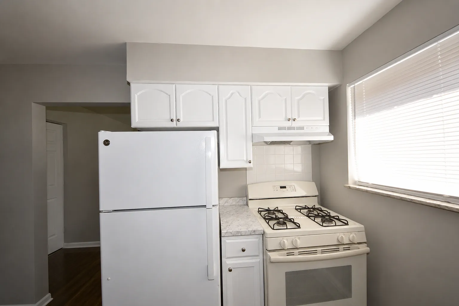 2 bed, 700 sqft, $1,050 — Photo 4