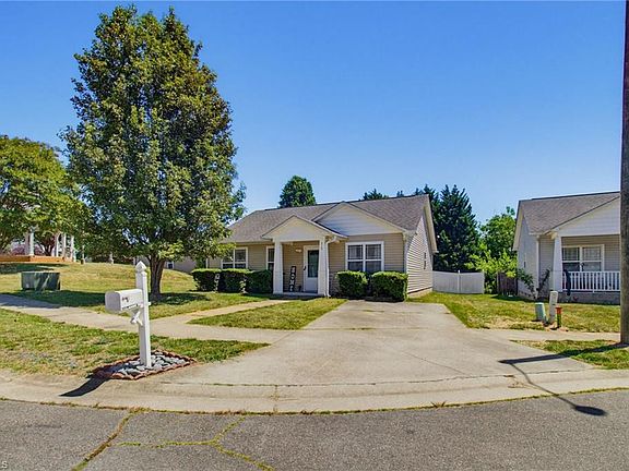 3rd image of 315 Maynard South Dr
