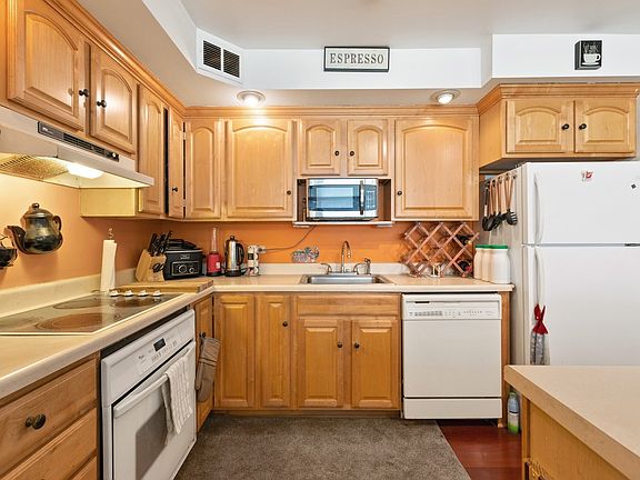 3rd image of 1516 Hinman Ave APT 511