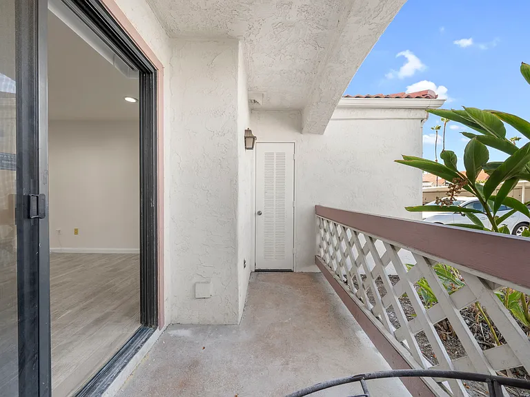 9424 Twin Trails Dr #103 — Photo 31