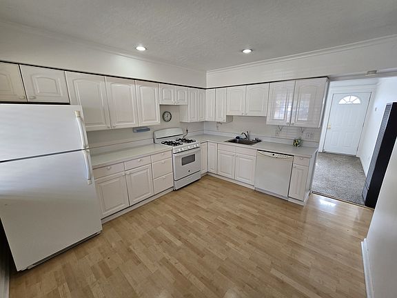 3rd image of 935 E Huron River Dr #935