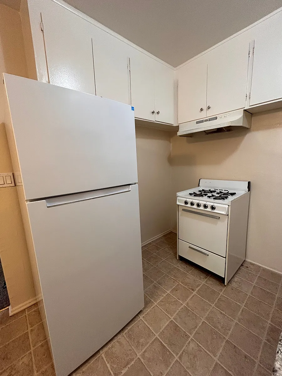 Building Photo - 595 Buckeye St #4