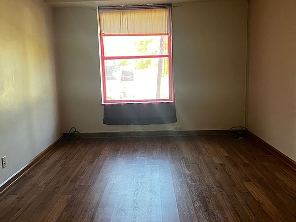 4th image of 308 NW 4th St #8