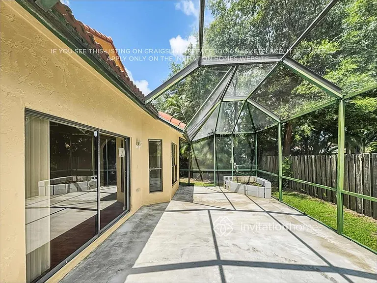 11585 Gorham Dr — Photo 21