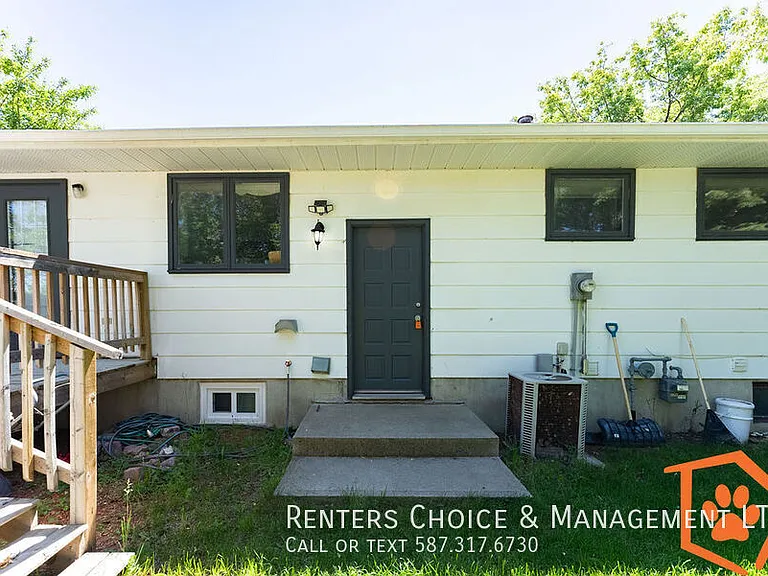 27B Laval Pl W — Photo 1