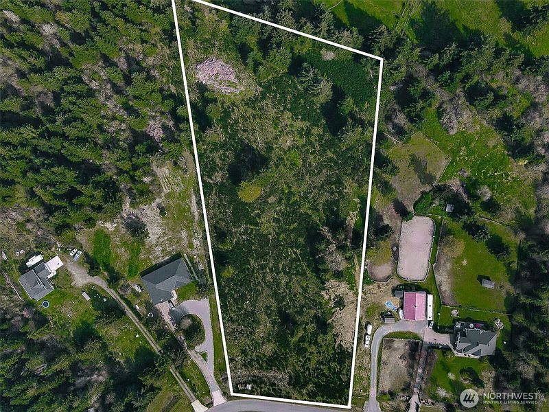 2nd image of 14543 Lindsay Loop SE