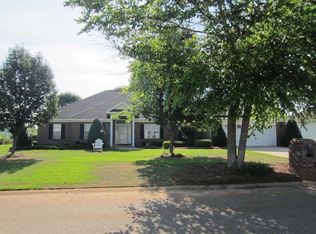 203 Rose Hill Dr, Warner Robins, GA 31088