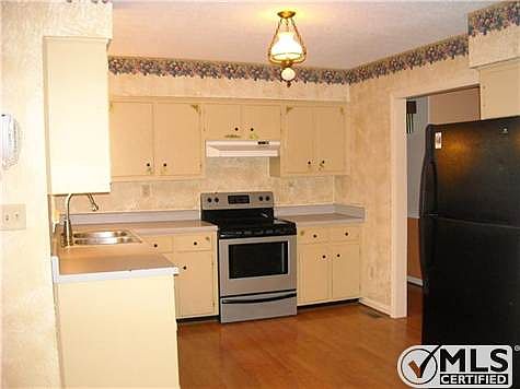 3rd image of 139 S Sunset Cir