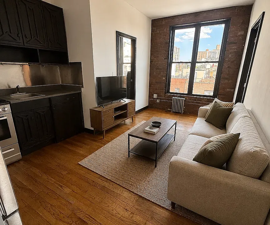 441 E 12th St #5F