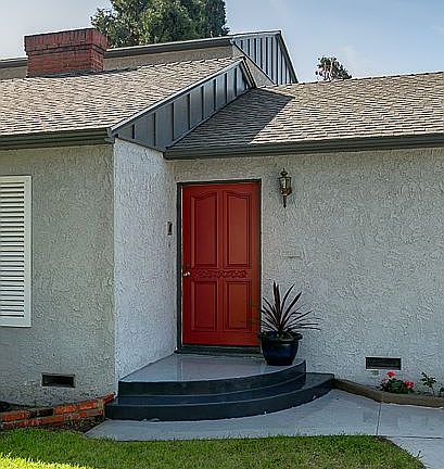 4th image of 630 W Hillcrest Blvd