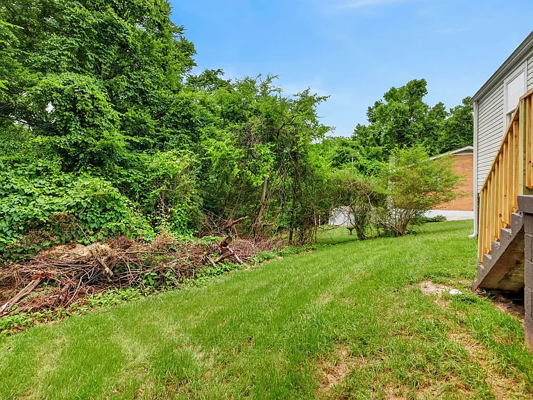 1316 Sunnyview Dr — Photo 21